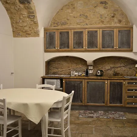 Grotta Abati Appartement *